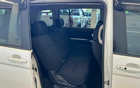 Toyota ISis I, 2011 год, 1 549 000 рублей, 18 фотография