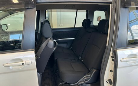 Toyota ISis I, 2011 год, 1 549 000 рублей, 17 фотография