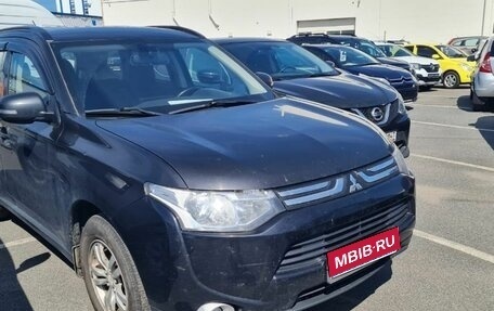 Mitsubishi Outlander III рестайлинг 3, 2012 год, 980 000 рублей, 1 фотография