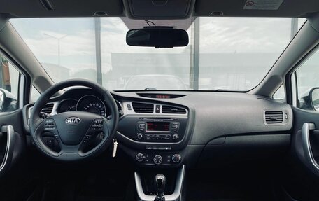KIA cee'd III, 2013 год, 996 000 рублей, 13 фотография