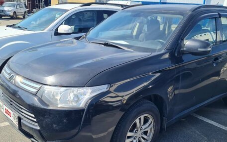 Mitsubishi Outlander III рестайлинг 3, 2012 год, 980 000 рублей, 3 фотография