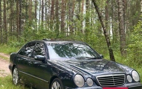 Mercedes-Benz E-Класс, 2002 год, 499 999 рублей, 3 фотография