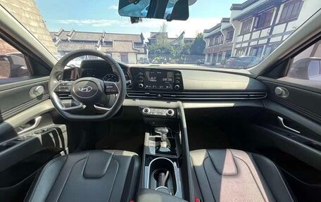 Hyundai Elantra, 2021 год, 1 100 000 рублей, 4 фотография