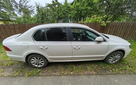 Skoda Superb III рестайлинг, 2013 год, 1 090 000 рублей, 2 фотография