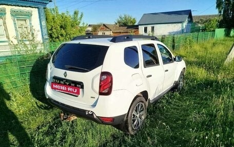 Renault Duster I рестайлинг, 2016 год, 900 000 рублей, 3 фотография