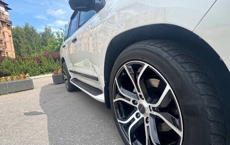 Toyota Land Cruiser 200, 2018 год, 6 750 000 рублей, 2 фотография
