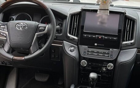 Toyota Land Cruiser 200, 2018 год, 6 750 000 рублей, 12 фотография