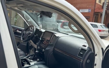 Toyota Land Cruiser 200, 2018 год, 6 750 000 рублей, 17 фотография
