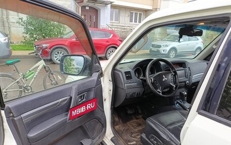 Mitsubishi Pajero IV, 2011 год, 1 830 000 рублей, 3 фотография