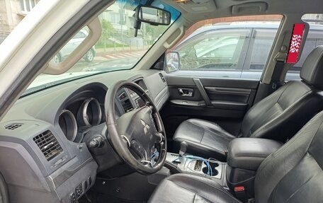 Mitsubishi Pajero IV, 2011 год, 1 830 000 рублей, 2 фотография