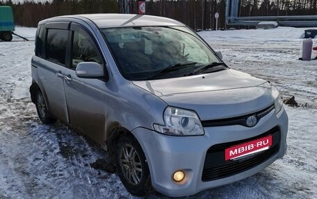 Toyota Sienta I, 2012 год, 1 050 000 рублей, 9 фотография