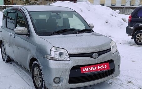 Toyota Sienta I, 2012 год, 1 050 000 рублей, 3 фотография