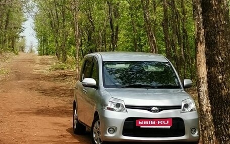 Toyota Sienta I, 2012 год, 1 050 000 рублей, 11 фотография