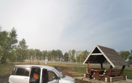 Toyota Sienta I, 2012 год, 1 050 000 рублей, 13 фотография