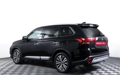 Mitsubishi Outlander III рестайлинг 3, 2019 год, 2 490 000 рублей, 7 фотография