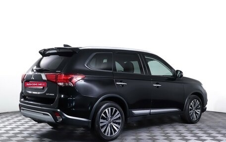 Mitsubishi Outlander III рестайлинг 3, 2019 год, 2 490 000 рублей, 5 фотография