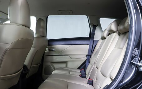 Mitsubishi Outlander III рестайлинг 3, 2019 год, 2 490 000 рублей, 12 фотография