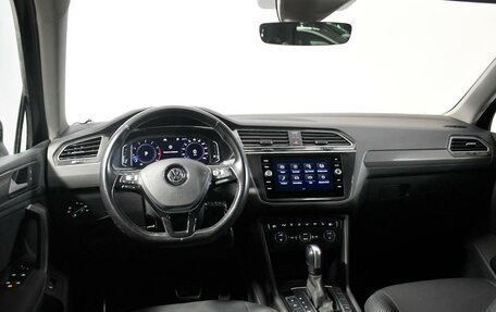 Volkswagen Tiguan II, 2020 год, 2 605 000 рублей, 6 фотография