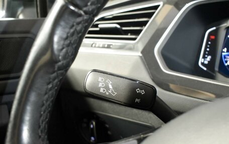 Volkswagen Tiguan II, 2020 год, 2 605 000 рублей, 17 фотография