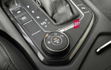 Volkswagen Tiguan II, 2020 год, 2 605 000 рублей, 19 фотография