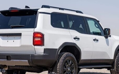 Toyota Land Cruiser Prado, 2024 год, 7 100 000 рублей, 4 фотография