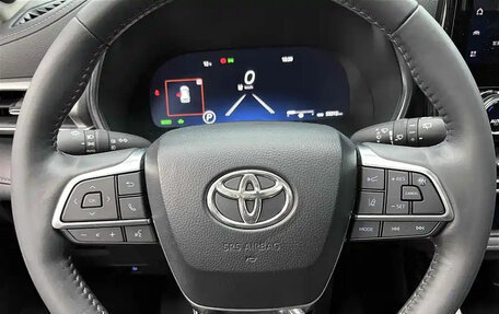Toyota Highlander, 2022 год, 3 895 000 рублей, 6 фотография