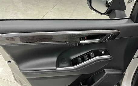 Toyota Highlander, 2022 год, 3 895 000 рублей, 11 фотография