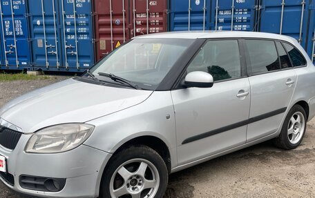 Skoda Fabia II, 2009 год, 380 000 рублей, 3 фотография