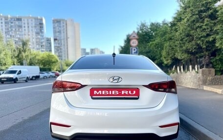 Hyundai Solaris II рестайлинг, 2019 год, 900 000 рублей, 5 фотография
