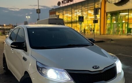 KIA Rio III рестайлинг, 2015 год, 900 000 рублей, 33 фотография