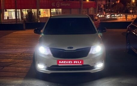 KIA Rio III рестайлинг, 2015 год, 900 000 рублей, 34 фотография