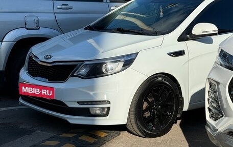 KIA Rio III рестайлинг, 2015 год, 900 000 рублей, 32 фотография