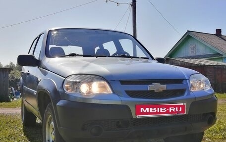 Chevrolet Niva I рестайлинг, 2011 год, 549 000 рублей, 2 фотография