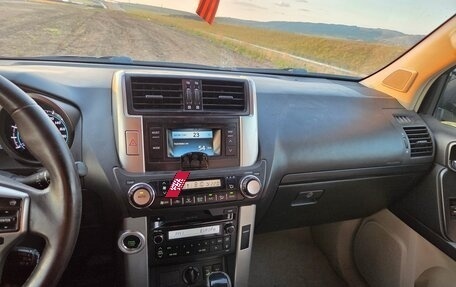 Toyota Land Cruiser Prado 150 рестайлинг 2, 2010 год, 3 300 000 рублей, 9 фотография