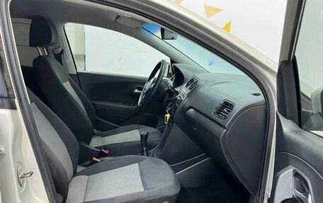 Volkswagen Polo VI (EU Market), 2011 год, 770 000 рублей, 29 фотография