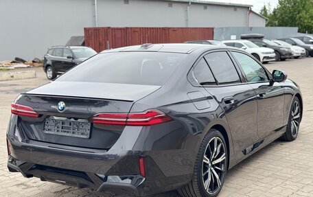 BMW 5 серия, 2024 год, 7 500 000 рублей, 6 фотография