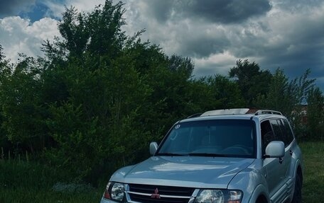 Mitsubishi Montero III, 2002 год, 800 000 рублей, 12 фотография