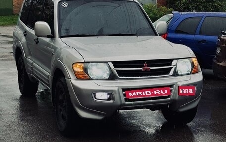 Mitsubishi Montero III, 2002 год, 800 000 рублей, 10 фотография