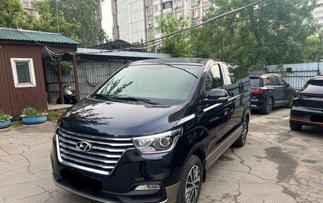 Hyundai Grand Starex Grand Starex I рестайлинг 2, 2020 год, 5 500 000 рублей, 1 фотография