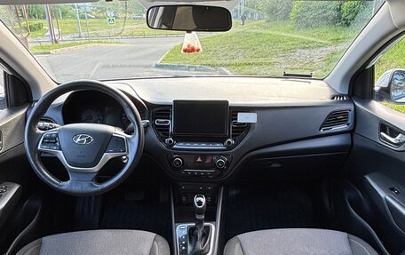 Hyundai Solaris II рестайлинг, 2021 год, 1 720 000 рублей, 7 фотография