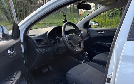 Hyundai Solaris II рестайлинг, 2021 год, 1 720 000 рублей, 6 фотография