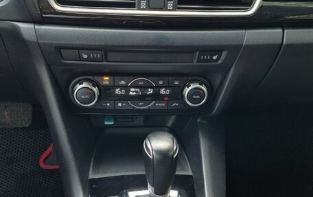 Mazda 3, 2015 год, 1 325 000 рублей, 13 фотография