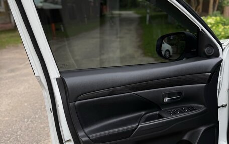 Mitsubishi Outlander III рестайлинг 3, 2017 год, 2 090 000 рублей, 25 фотография