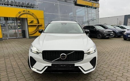 Volvo XC60 II, 2025 год, 8 890 000 рублей, 2 фотография