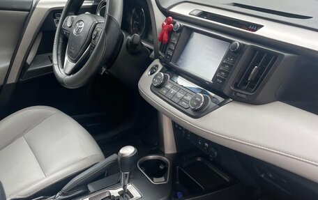 Toyota RAV4, 2017 год, 2 500 000 рублей, 5 фотография