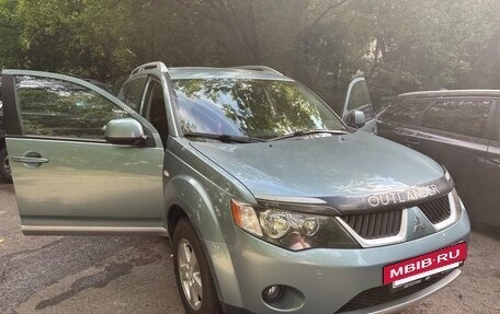 Mitsubishi Outlander III рестайлинг 3, 2007 год, 1 060 000 рублей, 10 фотография
