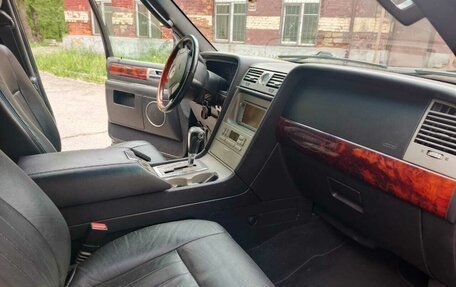 Lincoln Navigator, 2005 год, 1 150 000 рублей, 18 фотография