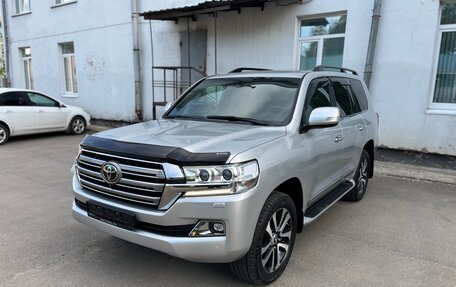Toyota Land Cruiser 200, 2018 год, 10 300 000 рублей, 1 фотография