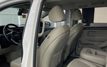KIA Carnival III, 2019 год, 2 449 000 рублей, 10 фотография