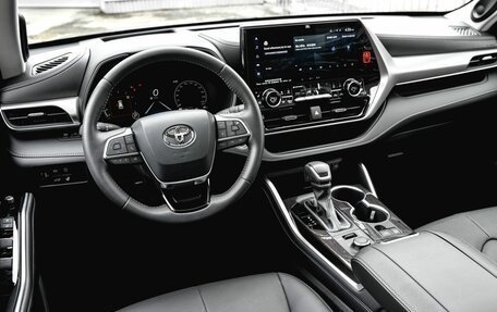 Toyota Highlander, 2025 год, 5 650 000 рублей, 19 фотография
